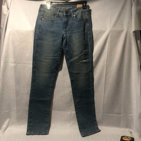American Eagle Women's Size 4 Blue Skinny Jeans Light Wash Mid Rise Stretch.  4 - Picture 1 of 6